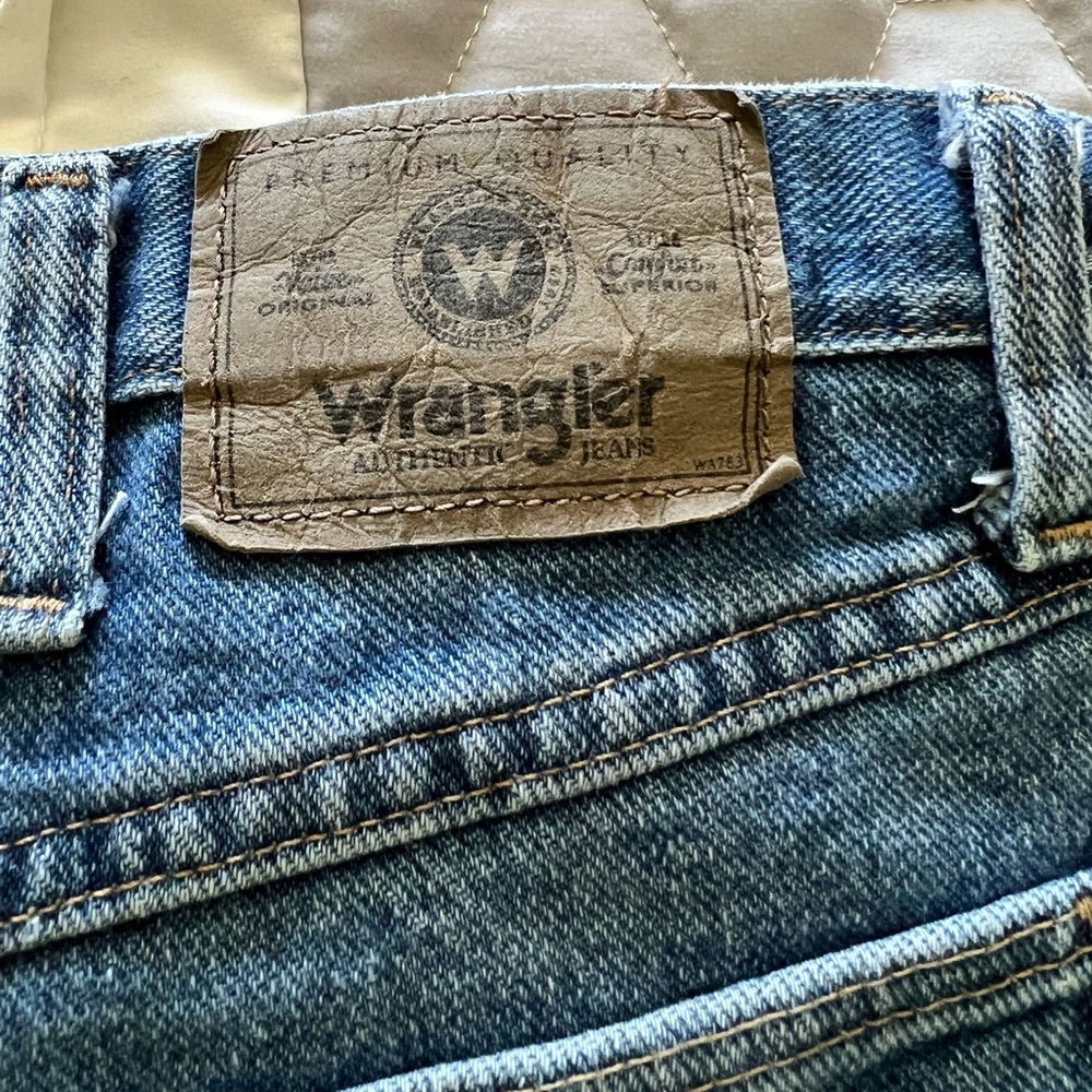 Means wrangler shorts